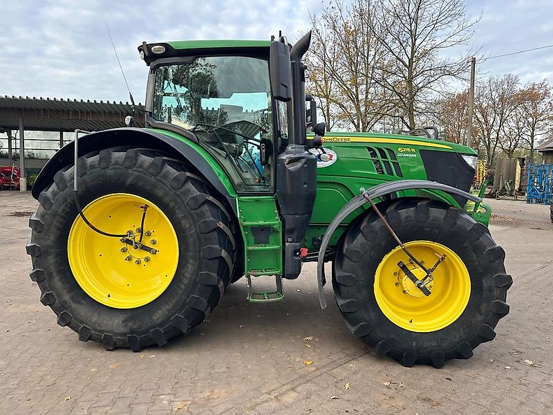 John Deere 6215 R mit GPS RTK