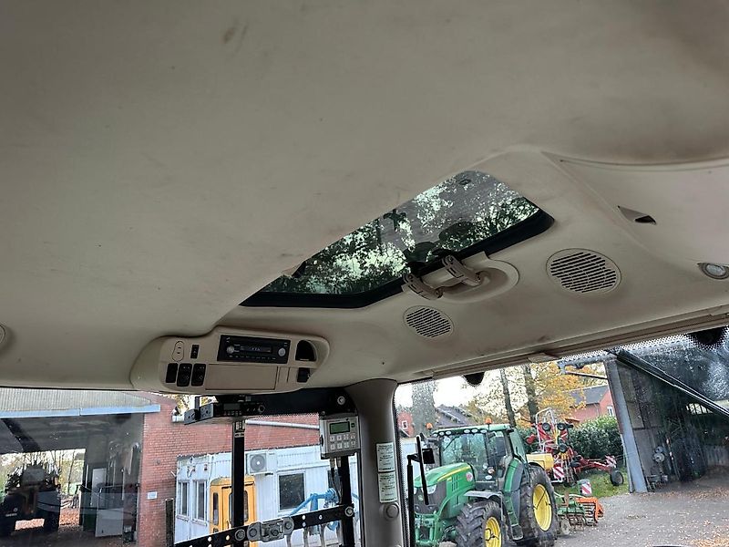 John Deere 6215 R mit GPS RTK