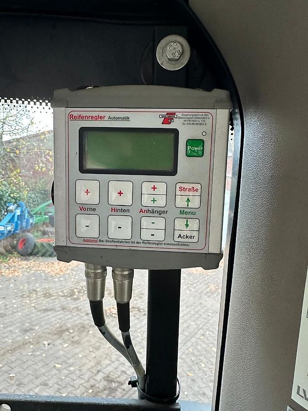 John Deere 6215 R mit GPS RTK