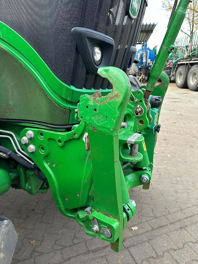 John Deere 6215 R mit GPS RTK