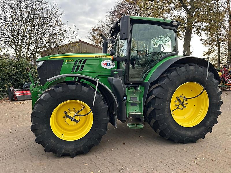 John Deere 6215 R mit GPS RTK