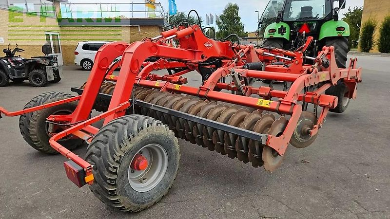 Kuhn cultimer l4000 bugseret