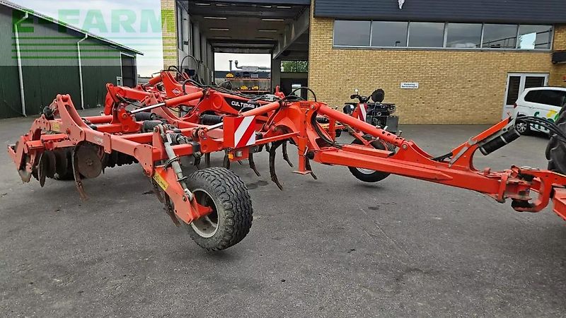 Kuhn cultimer l4000 bugseret