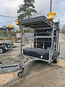 Nissen VLT LED Verkehrsleittafel Verkehrssicherungsanhänger Verkehrsleitanhänger Sperrwand Vorwarntafel