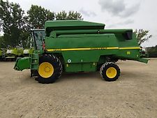 John Deere 2266