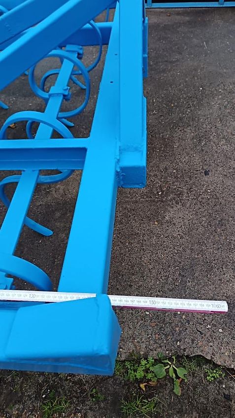 Lemken Lemken ?Korund 2m Saatbeetkombination mit Stabwalze 250mm 11Kultivatorzinken geschraubt Tiefeneinstellung über Drehspindel der Krümlerwalze