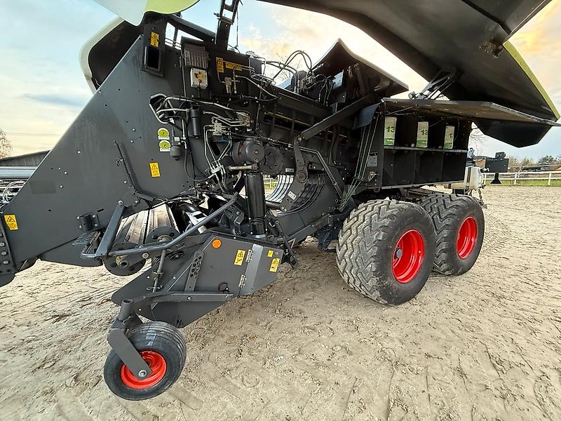 Claas Quadrant 3200 Finecut Quaderballenpresse BigPack