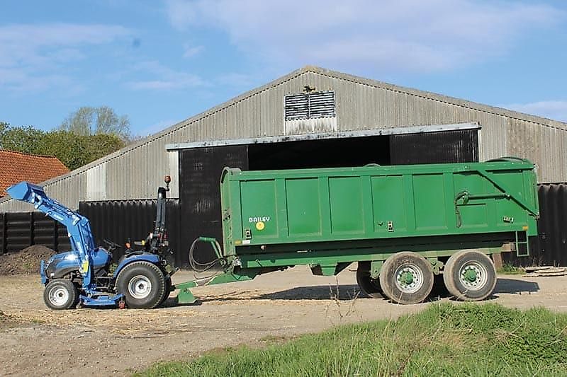 Solis 26 Seitenschaltung Frontlader Galaxy Pro Bereifung 4x4