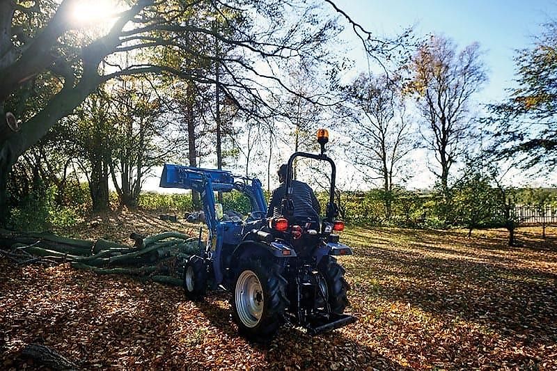 Solis 26 Seitenschaltung Frontlader Galaxy Pro Bereifung 4x4