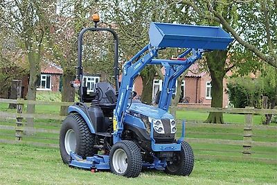 Solis 26 HST Frontlader Kleintraktor Ackerstollenbereifung