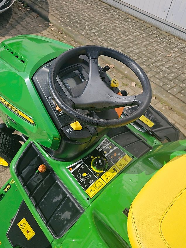 John Deere X590