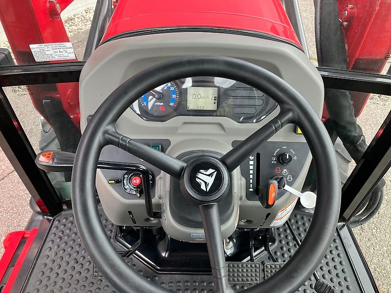 TYM T495 ST mit Kabine und Frontalder