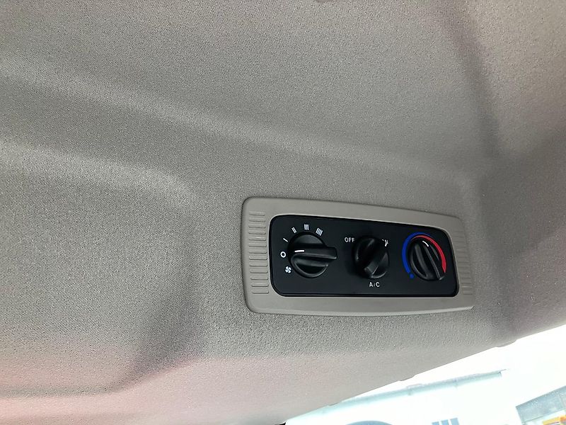 TYM T495 ST mit Kabine und Frontalder