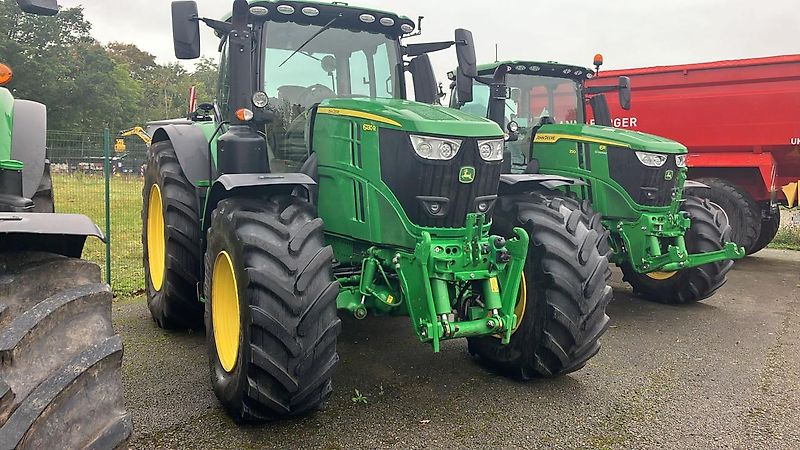 John Deere 6230R