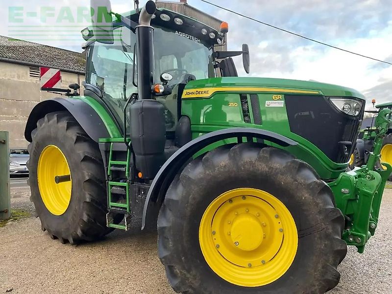 John Deere 6r250