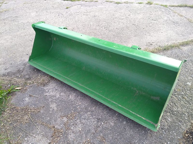 John Deere 4052M mit Frontlader