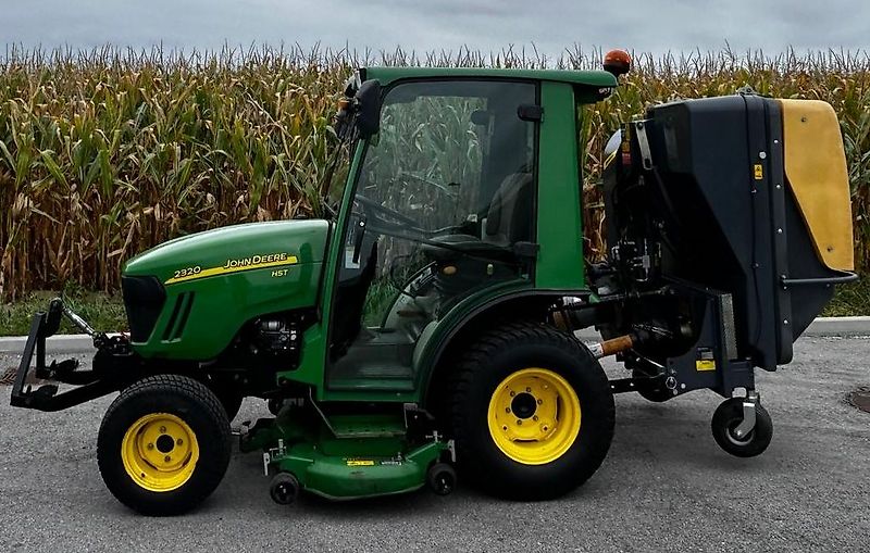 John Deere 2320