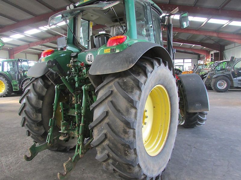 John Deere 6820