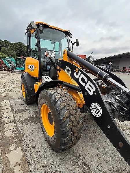 JCB 409