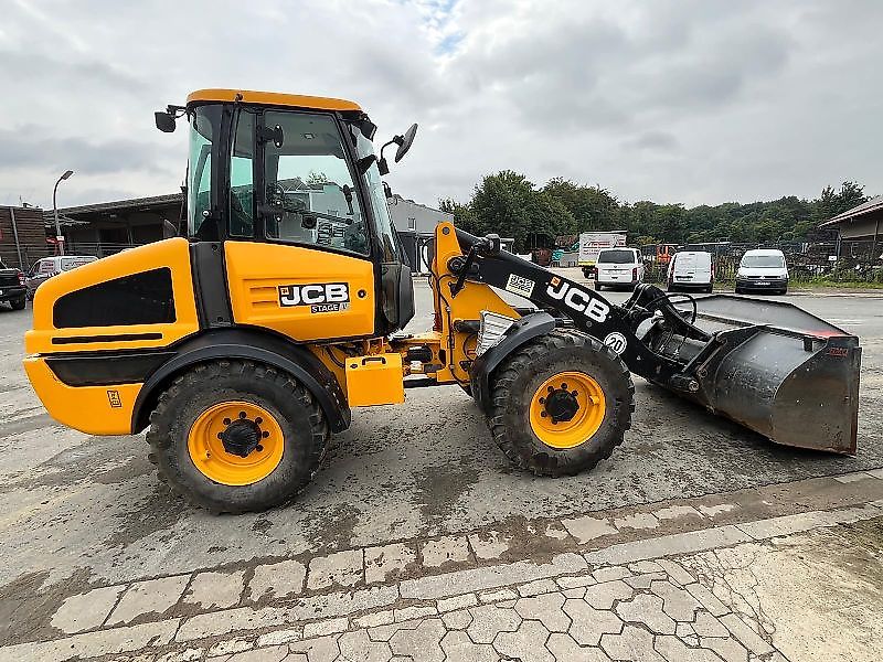 JCB 409