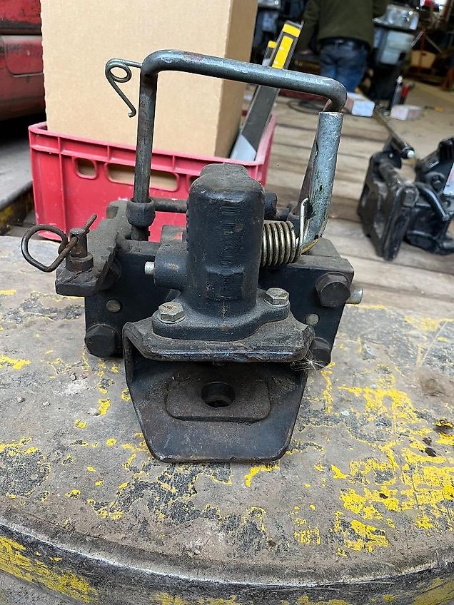 Massey Ferguson Automatikzugmaul KU91008, Cramer Kupplung, 2t, von MF 3690, Abmessungen s. Fotos