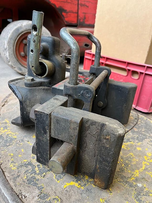 Massey Ferguson Automatikzugmaul KU91008, Cramer Kupplung, 2t, von MF 3690, Abmessungen s. Fotos