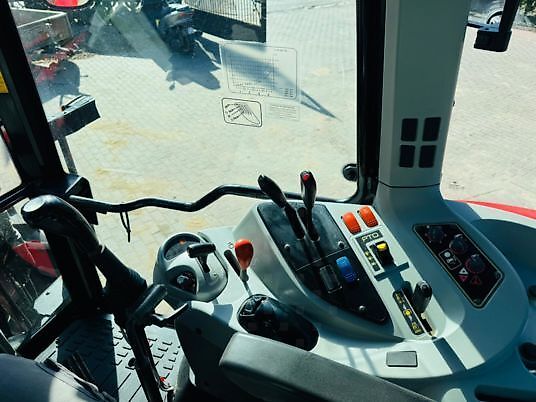 Massey Ferguson 5445 DYNA 4