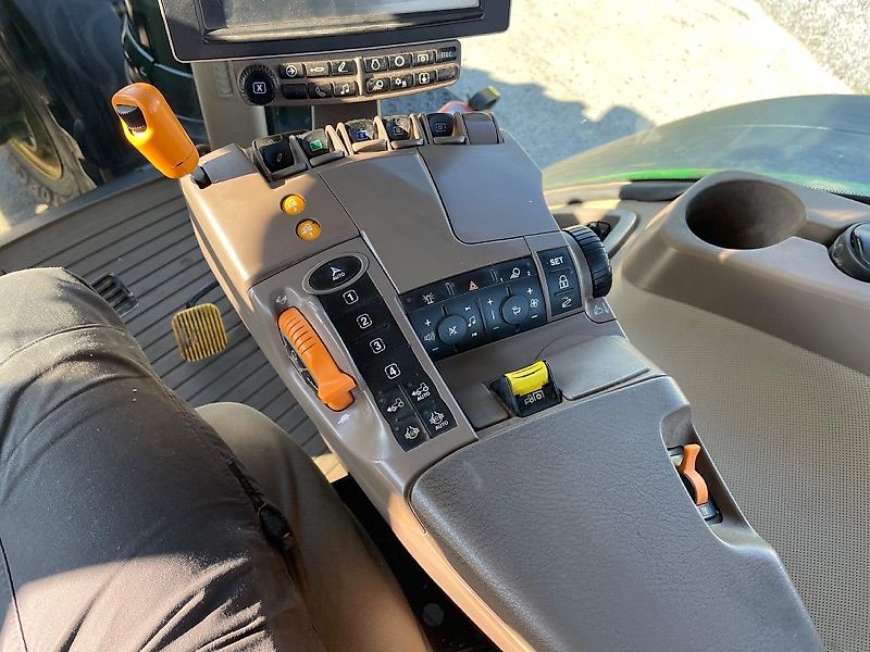 John Deere 8320 R e23