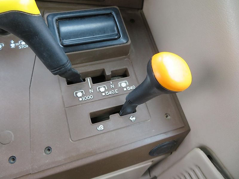 John Deere 6820 Premium, 7200 Std., Kriechganggetriebe