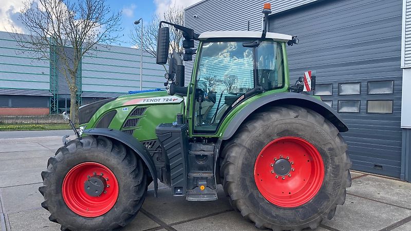 Fendt 724 S4 Profi Plus