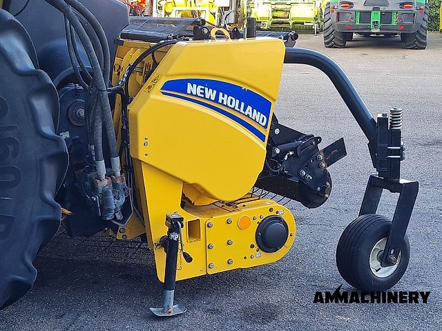 New Holland 300FP pick-up