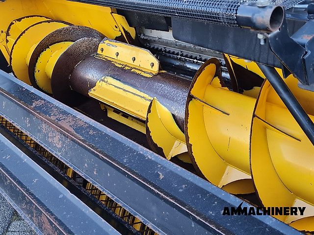 New Holland 300FP pick-up