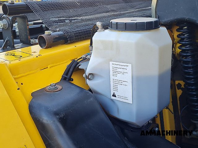 New Holland 300FP pick-up