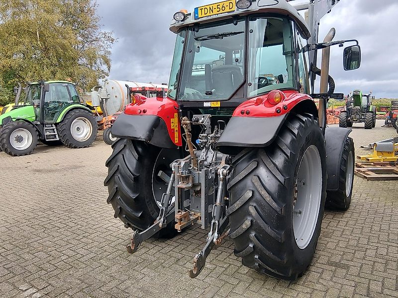 Massey Ferguson 5445 Dyna-4 met Voorlader
