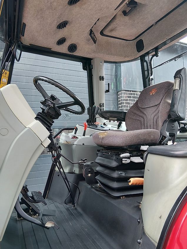 Massey Ferguson 5445 Dyna-4 met Voorlader