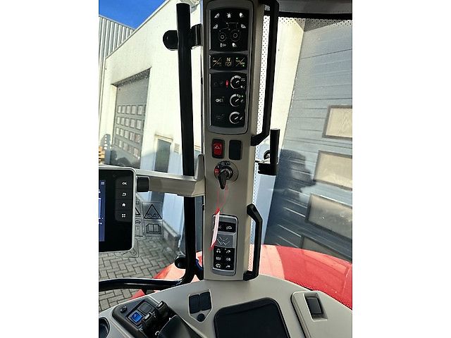 Massey Ferguson 7S-190 DYNA-VT