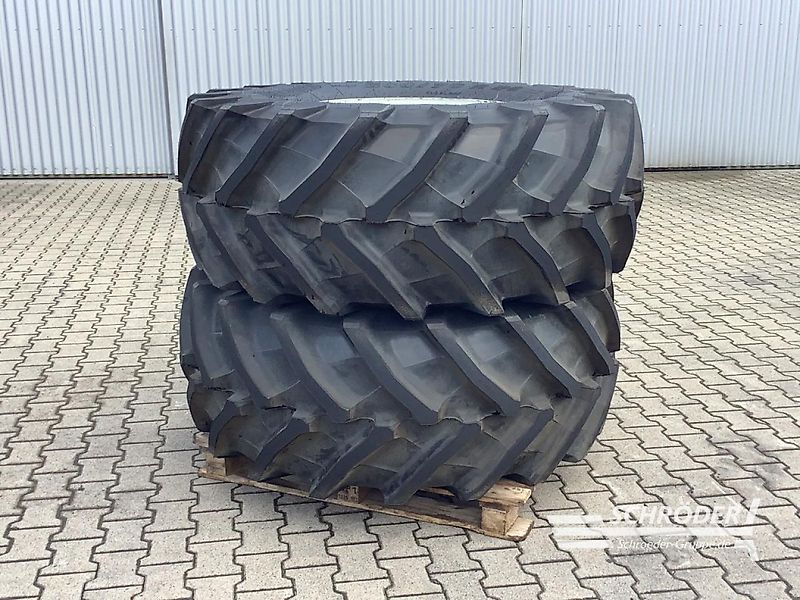 Valtra TRELLEBORG 600/70 R28 + 710/70 R42