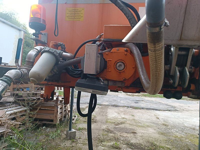 Bucher STA 4000 TC FS / Gmeiner Yeti 4000 W ECON Streuautomat