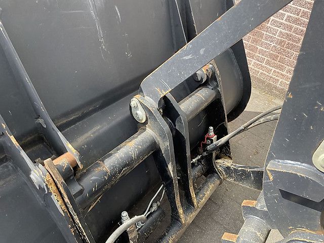 Schaeff TL100 (Yanmar V100)