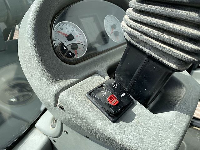 Schaeff TL100 (Yanmar V100)