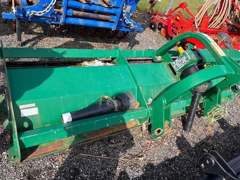 Spearhead TRIDENT 2800 HD