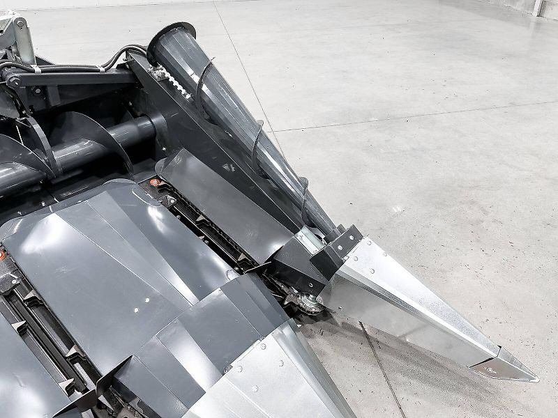 Tecnomais TMRP2 6R-F corn header, 6 row, foldable, 75 cm, for John Deere W and T combines, chopper, stalk crushers