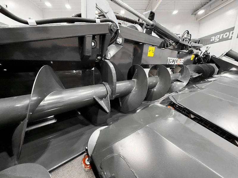 Tecnomais TMRP2 6R-F corn header, 6 row, foldable, 75 cm, for John Deere W and T combines, chopper, stalk crushers