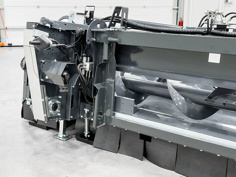 Tecnomais TMRP2 6R-F corn header, 6 row, foldable, 75 cm, for John Deere W and T combines, chopper, stalk crushers