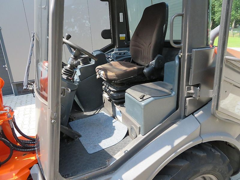 Hitachi ZW65 mit Schaufel+Palettengabel, erst 930 Stunden