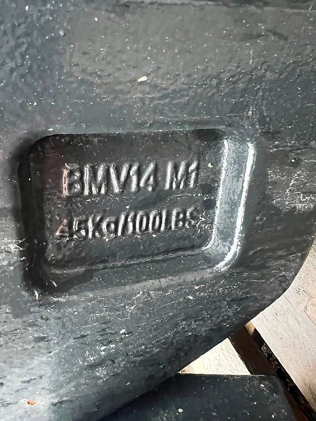 New Holland Alkuperäinen Etupaino 355kg