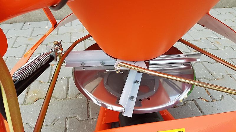 Top-Agro Winterdienststreuer Salzstreuer Sandstreuer NEU 400L Plane SSO400 WINTERAKTION