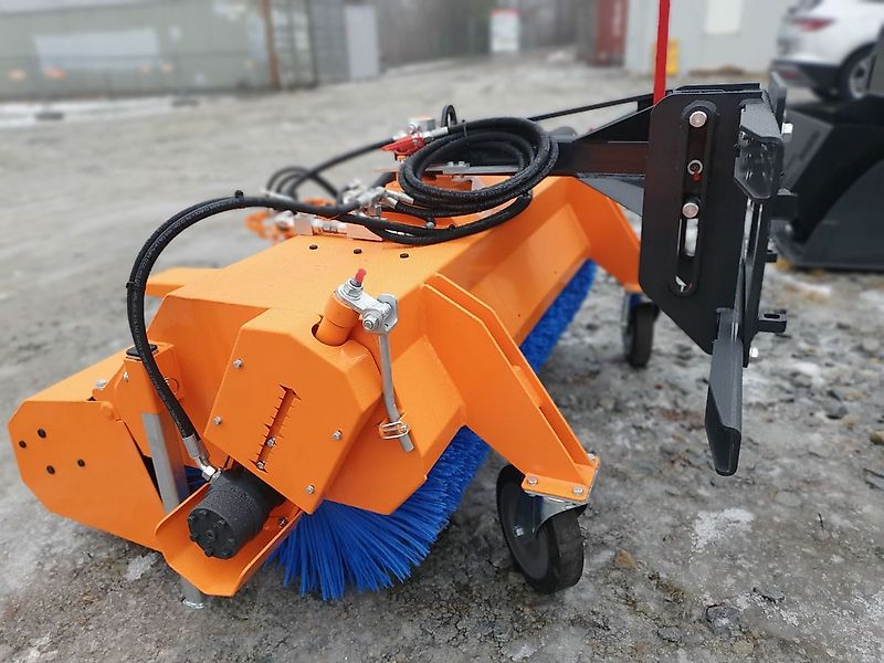 PADAGAS FOX H Kehrmaschine Hoflader Radlader Traktor