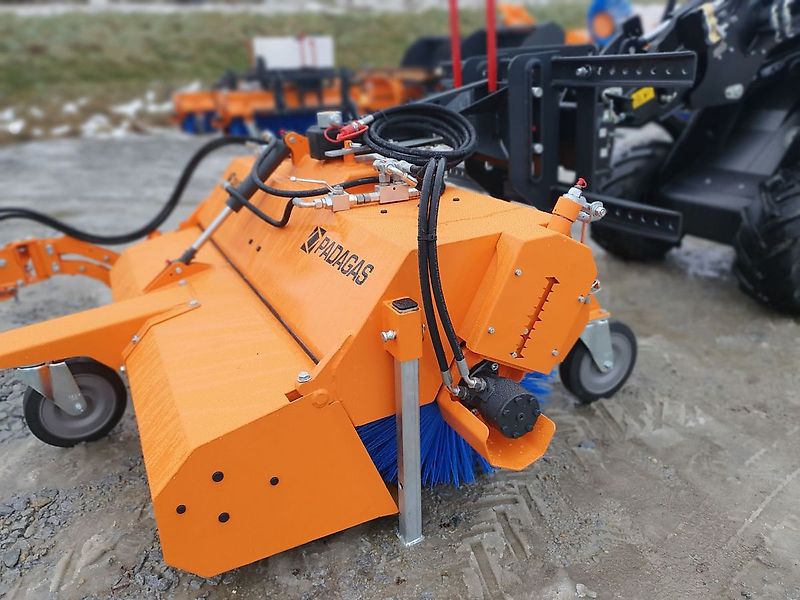PADAGAS FOX H Kehrmaschine Hoflader Radlader Traktor