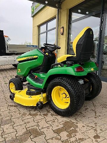 John Deere X590